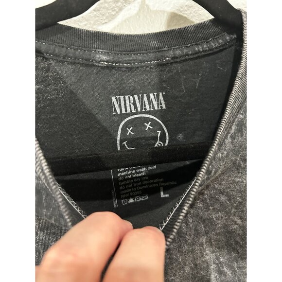 NEW Nirvana Stonewashed Gray Smiley Tee, Size L - Picture 2 of 3